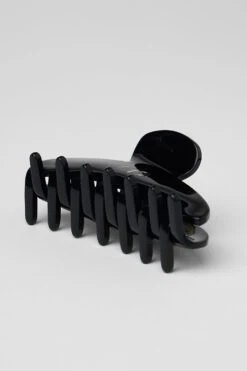 90's Claw Clip - Black 6 90's Claw Clip - Black -Alo Fashion Store A0286W 01 b1 a2