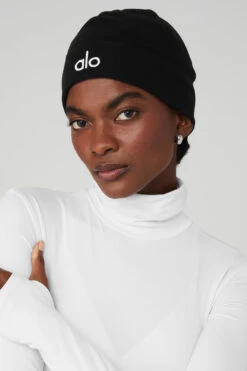 Performance Fleece Beanie - Black 8 Performance Fleece Beanie - Black -Alo Fashion Store A0424U 01 b1 s1 a1 1 m100