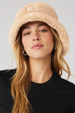 Foxy Sherpa Bucket Hat - Camel -Alo Fashion Store A0461U 01660 b1 a1 m89