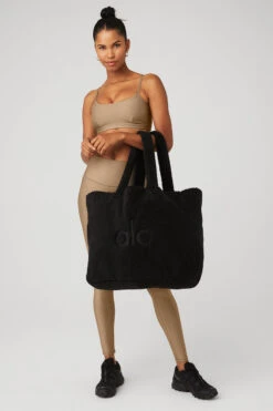 Foxy Sherpa Tote - Black 7 Foxy Sherpa Tote - Black -Alo Fashion Store A0466U 01 b1 s1 a1 1 m18