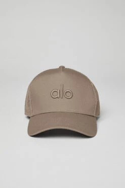 District Trucker Hat - Gravel -Alo Fashion Store A0467U 01347 b1 s1 a1 617d6dc1 2306 4917 8eed 897668d11b07