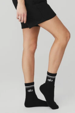 Unisex Half-Crew Throwback Sock - Black/White -Alo Fashion Store A0480U 0100 b1 s1 a1 1