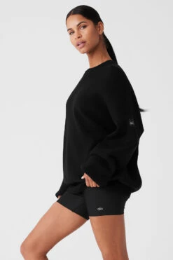 Scholar Crew Neck Sweater - Black 7 Scholar Crew Neck Sweater - Black -Alo Fashion Store M3224R 01 b1 s1 a2 1 m18
