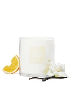Alo Love Candle - 60 Oz -Alo Fashion Store N7015F 00 b1 s1 a3
