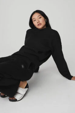 Renown Heavy Weight Crew Neck Pullover - Black -Alo Fashion Store U3014R 01 b1 s1 a4 2 m54