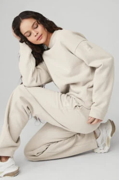 Renown Heavy Weight Crew Neck Pullover - Bone -Alo Fashion Store U3014R 03040 b1 s1 a2 2 m90