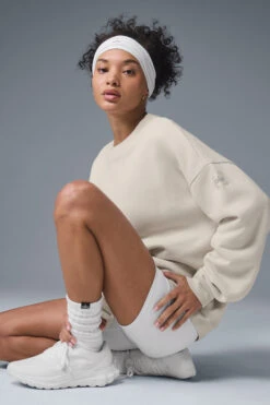 Renown Heavy Weight Crew Neck Pullover - Bone -Alo Fashion Store U3014R 03040 b1 s1 a4 1 m206