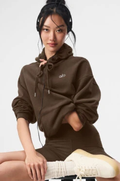 Accolade Hoodie - Espresso 11 Accolade Hoodie - Espresso -Alo Fashion Store U3032RG 04064 b1 s1 a4 1 m54