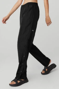 Legend Snap Pant - Black -Alo Fashion Store U5009R 01 b1 s1 a2 1 m54