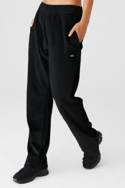 Velour Baller Pant - Black -Alo Fashion Store U5010R0 01 b1 s1 a3 1 m18 ee748d0b 0f04 4d08 9d5e 5aa930dedbc9