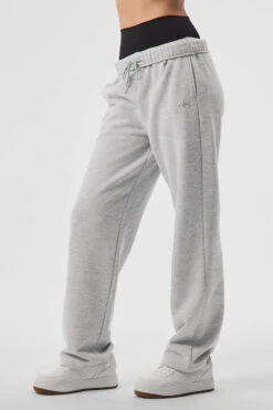 Accolade Straight Leg Sweatpant - Athletic Heather Grey 7 Accolade Straight Leg Sweatpant - Athletic Heather Grey -Alo Fashion Store U5012RG 02910 b1 s1 a5 1 m54