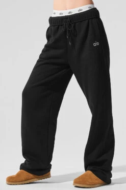 Accolade Straight Leg Sweatpant - Black -Alo Fashion Store U5013RG 01 b1 s1 a3 1 m91