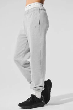 Accolade Sweatpant - Athletic Heather Grey -Alo Fashion Store U5013RG 02910 b1 s1 a3 1 m91