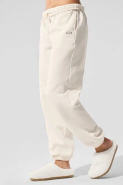 Accolade Sweatpant - Ivory -Alo Fashion Store U5013RG 03299 b1 s1 a3 1 m206