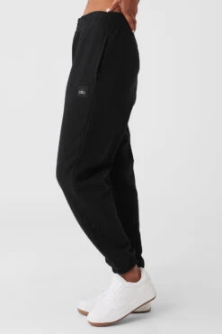 Cuffed Renown Heavy Weight Sweatpant - Black -Alo Fashion Store U5014R 01 b1 s1 a3 1 m18