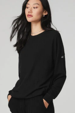 Soho Pullover - Black 7 Soho Pullover - Black -Alo Fashion Store W3295R 01 b1 s1 a4 1 m54