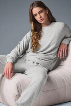 Soho Pullover - Athletic Heather Grey -Alo Fashion Store W3295R 02910 b1 s1 a4 1 m224