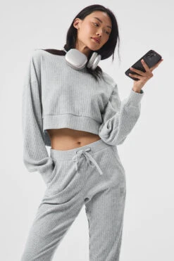 Muse Hoodie - Athletic Heather Grey 8 Muse Hoodie - Athletic Heather Grey -Alo Fashion Store W3438R 02910 b1 s1 a3 1 m54 80342397 b0d2 40ae aeec 2d4287583bf6