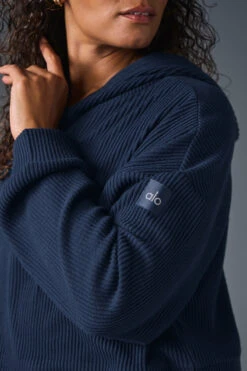 Muse Hoodie - Navy -Alo Fashion Store W3438R 03842 b1 s1 a4 1 m182