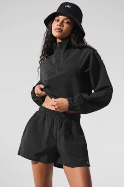 Cropped 1/4 Zip Alumni Pullover - Black -Alo Fashion Store W3660R 01 b1 s1 a5 1 m76