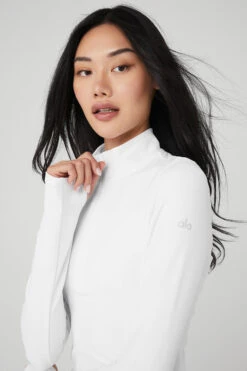 Alosoft 1/2 Zip Rapid Pullover - White 9 Alosoft 1/2 Zip Rapid Pullover - White -Alo Fashion Store W3694R 00 b1 s1 a4 1 m54