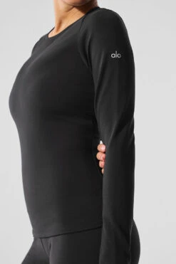 Airbrush Winter Warm Nocturne Long Sleeve - Black -Alo Fashion Store W3731R 01 b1 s1 a4 1 m206