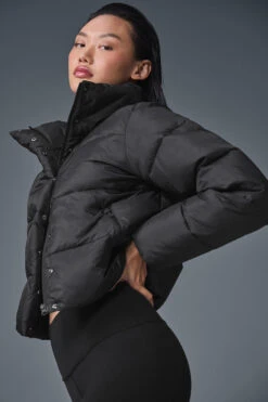 Gold Rush Puffer - Black -Alo Fashion Store W4380R 01 b1 s1 a3 m54
