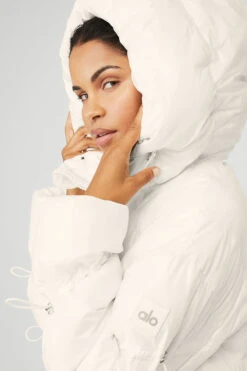 Stunner Puffer Jacket - Ivory -Alo Fashion Store W4430R 03299 b1 s1 a4 1 m18