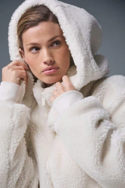Foxy Sherpa Jacket - Ivory 7 Foxy Sherpa Jacket - Ivory -Alo Fashion Store W4493R 03299 b1 s1 a3 1 m91