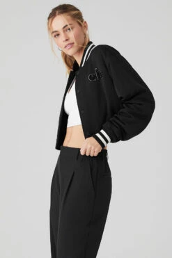 Cropped G.O.A.T Jacket - Black -Alo Fashion Store W4501R 01 b1 s1 a3 1 m89