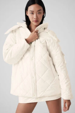 Snomoto Puffer Jacket - Ivory -Alo Fashion Store W4521R 03299 b1 s1 a5 1 m54