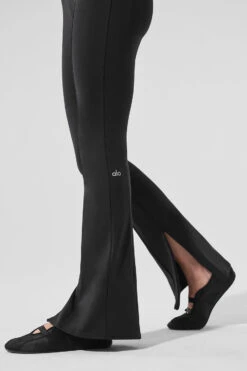 High-Waist Zip It Flare Legging - Black 8 High-Waist Zip It Flare Legging - Black -Alo Fashion Store W51030R 01 b1 s1 a4 1 m224