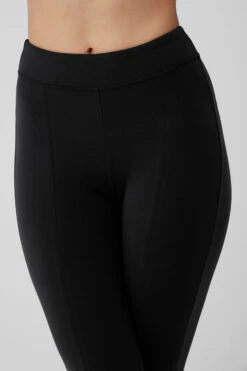 Airbrush 7/8 High Waist Flutter Legging - Black -Alo Fashion Store W51109R 01 b1 s1 a5 1 m54