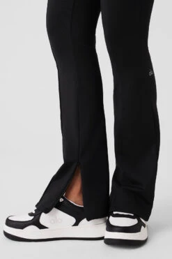 High-Waist 7/8 Zip It Flare Legging - Black 10 High-Waist 7/8 Zip It Flare Legging - Black -Alo Fashion Store W51115R 01 b1 s1 a4 2 m125