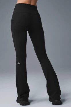 Airbrush High-Waist 7/8 Bootcut Legging - Black -Alo Fashion Store W51119R 01 b1 s1 a3 1 m224