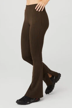 High-Waist Pinstripe Zip It Flare Legging - Espresso/Black -Alo Fashion Store W51121R 04101 b1 s1 a2 1 m89