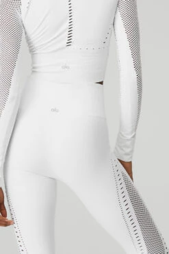 Seamless High-Waist 7/8 Open Air Legging - White 7 Seamless High-Waist 7/8 Open Air Legging - White -Alo Fashion Store W51144R 00 b1 s1 a4 1 m100