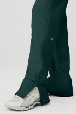 High-Waist Free Time Straight Leg Sweatpant - Midnight Green 9 High-Waist Free Time Straight Leg Sweatpant - Midnight Green -Alo Fashion Store W51203R 04570 b1 s1 a5 1 m100