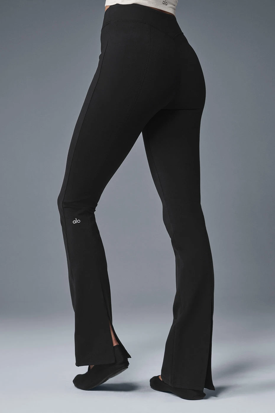 Airbrush High-Waist Kick-Back Legging - Black 2 Airbrush High-Waist Kick-Back Legging - Black - Image 2