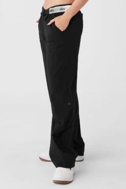Flip It Trouser - Black 6 Flip It Trouser - Black -Alo Fashion Store W51261R 001 b1 s1 a3 1 m89