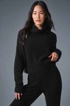 Cashmere High-Waist Plush Waffle Pant - Black -Alo Fashion Store W51286R 01 b1 s1 a3 1 m191