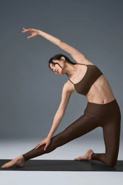 High-Waist Airlift Legging - Espresso -Alo Fashion Store W51314R 04064 b1 s1 a4 1 m191 e782c206 ada1 4310 b515 76ccf8c83dab