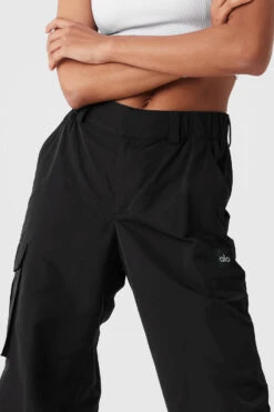 High-Waist Break Line Jogger - Black -Alo Fashion Store W51319R 01 b1 s1 a4 2 m18