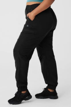 High-Waist Break Line Jogger - Black -Alo Fashion Store W51319R 01 b1 s4 a3 1 m152