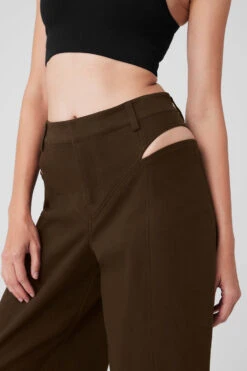 High-Waist Risk Taker Trouser - Espresso 7 High-Waist Risk Taker Trouser - Espresso -Alo Fashion Store W51338R 04064 b1 s1 a4 178 m18