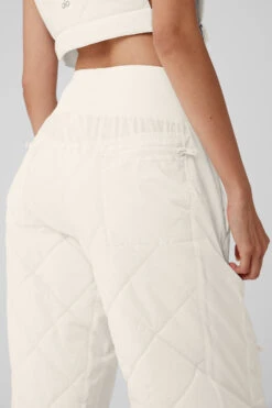 High-Waist Snowrider Puffer Pant - Ivory -Alo Fashion Store W51351R 03299 b1 s1 a4 1 m54