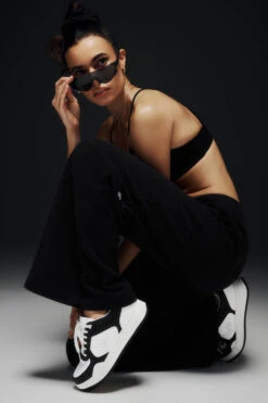 Polar Fleece High-Waist Snowdrift Wide Leg Pant - Black -Alo Fashion Store W51379R 01 b2 s1 a1 m171 c6b884b7 2b4e 4b03 b6f2 6b26c56639b4