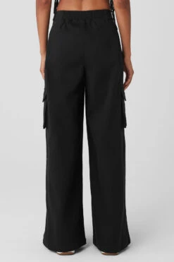Show Off Cargo Wide Leg Trouser (Long) - Black -Alo Fashion Store W51383R 01 b1 s1 a2 1 m18