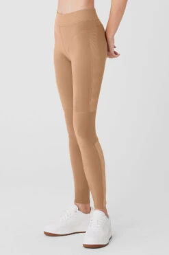 Alosoft High-Waist Head Start Legging - Toasted Almond -Alo Fashion Store W51384R 05131 b1 s1 a2 1 m177