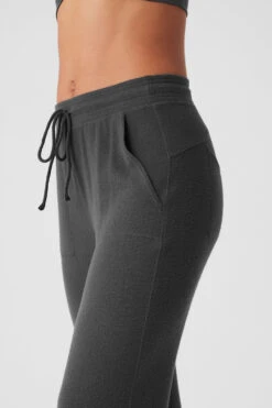 Soho Sweatpant - Anthracite 7 Soho Sweatpant - Anthracite -Alo Fashion Store W5912R 02125 b1 s1 a4 1 m125
